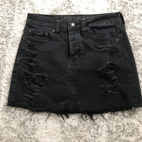 American Eagle Outfitters Dresses & Skirts - American Eagle black distressed denim skirt